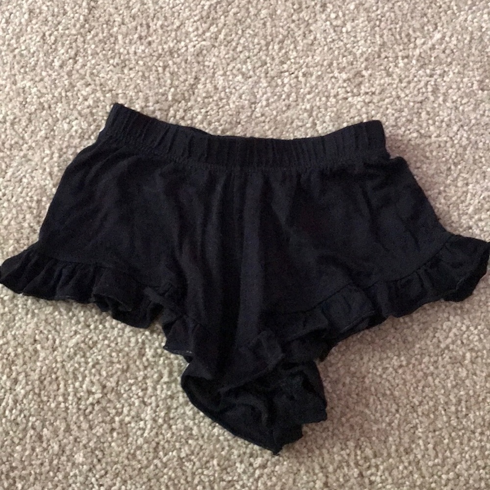 Dennys ruffle black shorts 12-18m